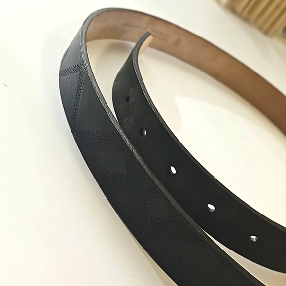Authentic! Burberry Belt Womens Black Luxury Designer Belt Gold Size 36 Italy - Picture 7 of 12